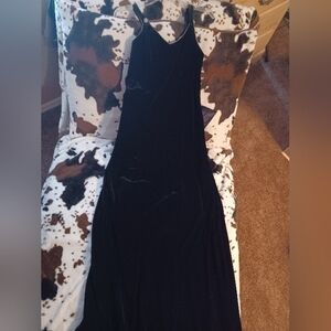 FRANCIS, WOMENS BEAUTIFUL BLACK GOWN, SIZE 8.